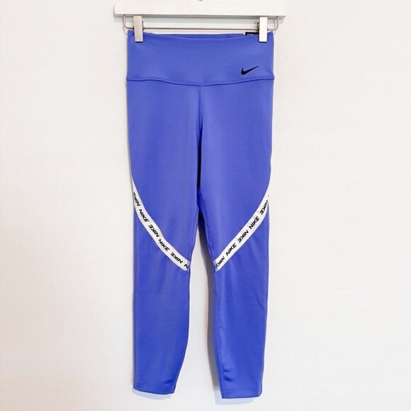 NWT Nike One 7/8 Tight Fit Mid Rise Athletic Workout Logo Leggings New Size XS - Picture 1 of 8